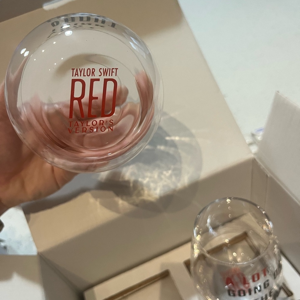 Brand New Taylor Swift Red (TV) Wine Glasses Set of 4 - Picture 3 of 9
